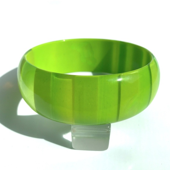 DuPont Lucite Jewelry Genuine 96s Dupont Lucite Bangle Bracelet